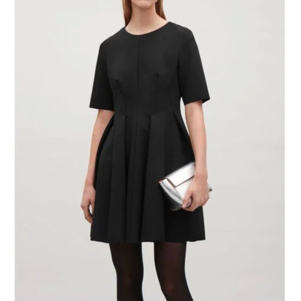 COS Short Sleeve Full Zip Crew Neck Pleat Above Knee Dress Sz. 6